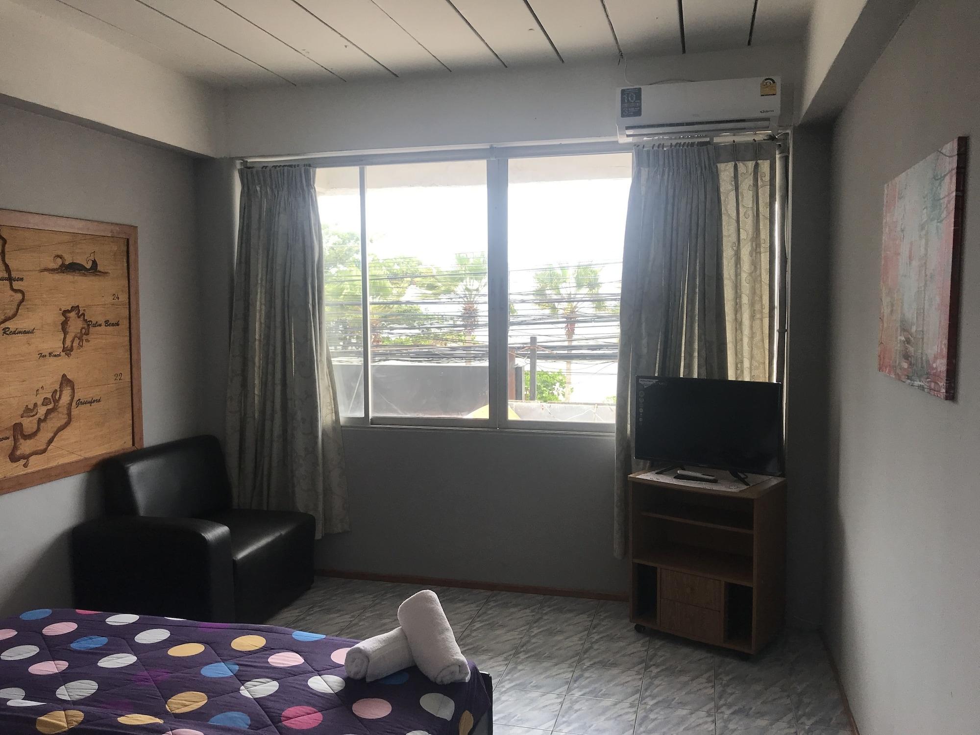 Seaview Hotel Pantai Jomtien Bagian luar foto