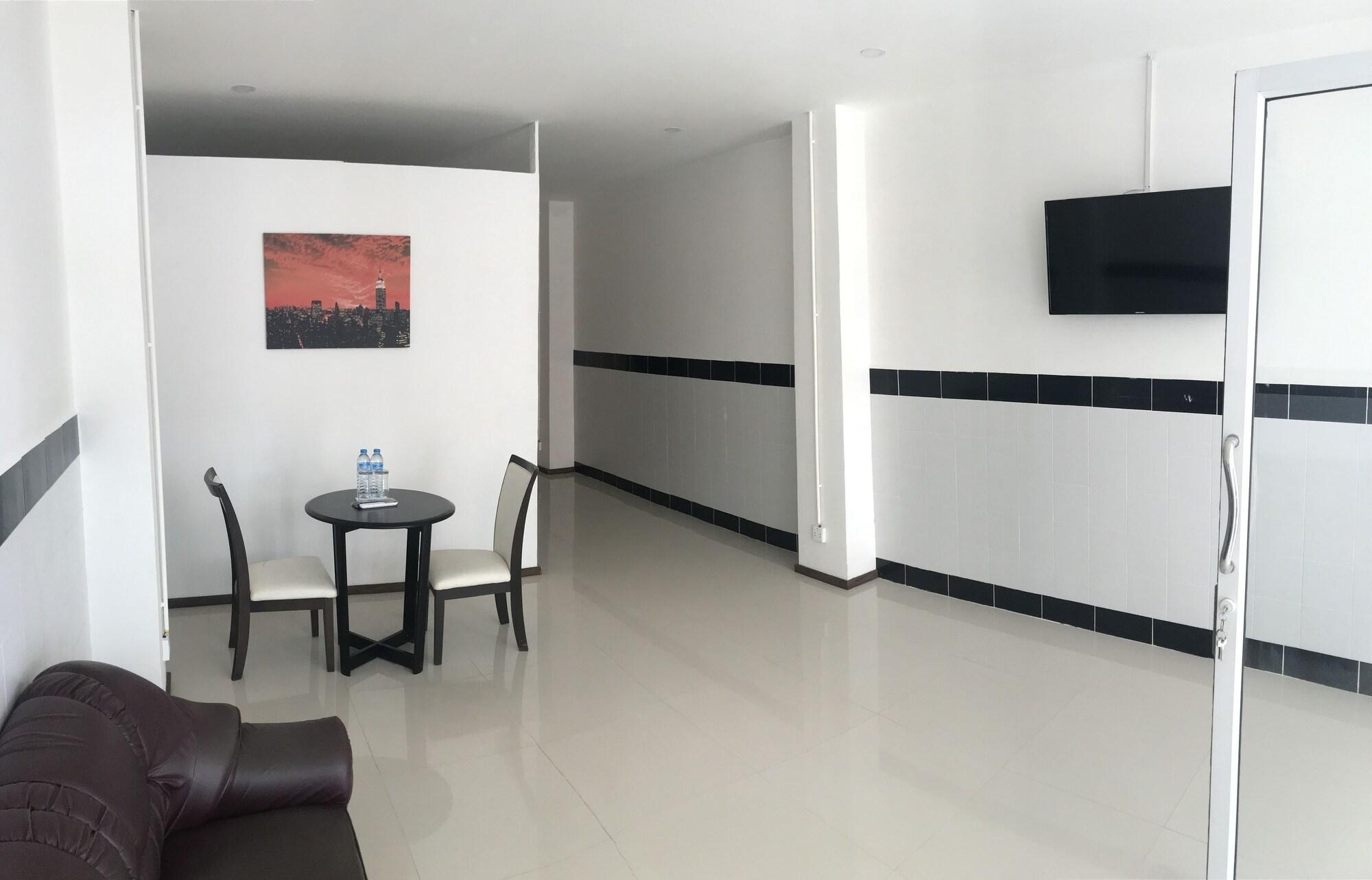 Seaview Hotel Pantai Jomtien Bagian luar foto