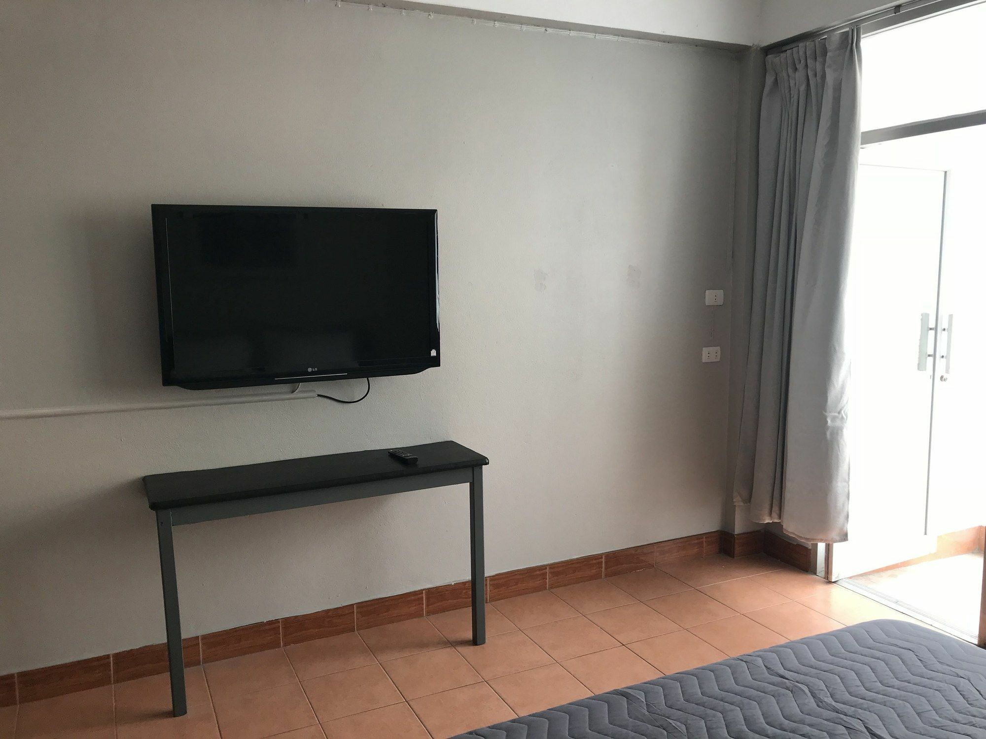 Seaview Hotel Pantai Jomtien Bagian luar foto